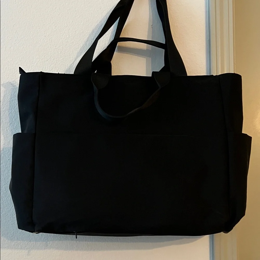BEIS The Sport Carryall in Black - Picture 5 of 9